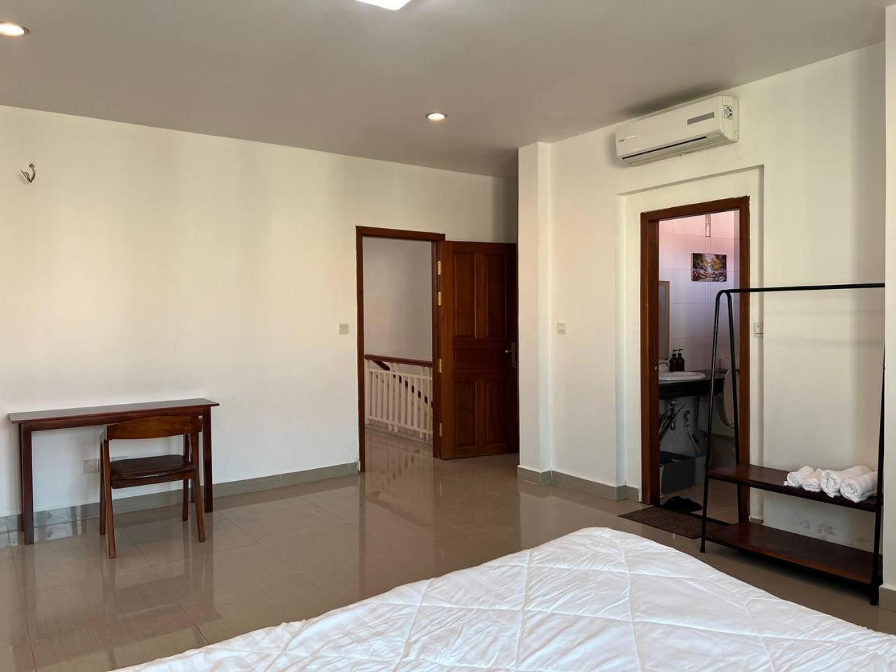 D32 Homestay Near Airport Behind Brown Coffee Airport Phnom Penh Esterno foto