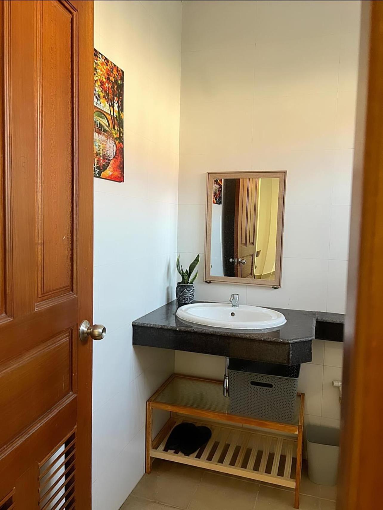 D32 Homestay Near Airport Behind Brown Coffee Airport Phnom Penh Esterno foto