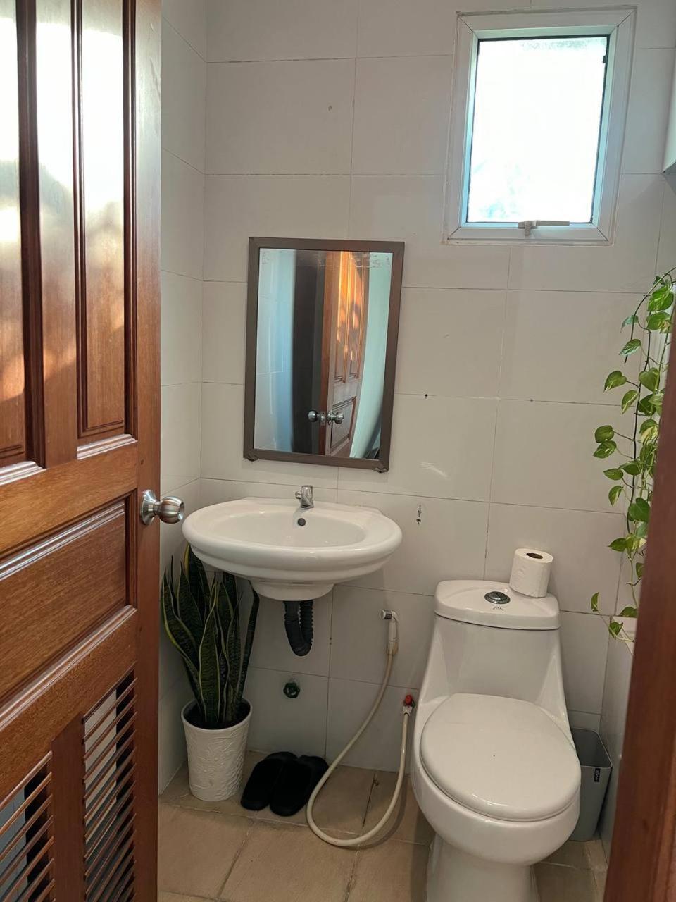 D32 Homestay Near Airport Behind Brown Coffee Airport Phnom Penh Esterno foto